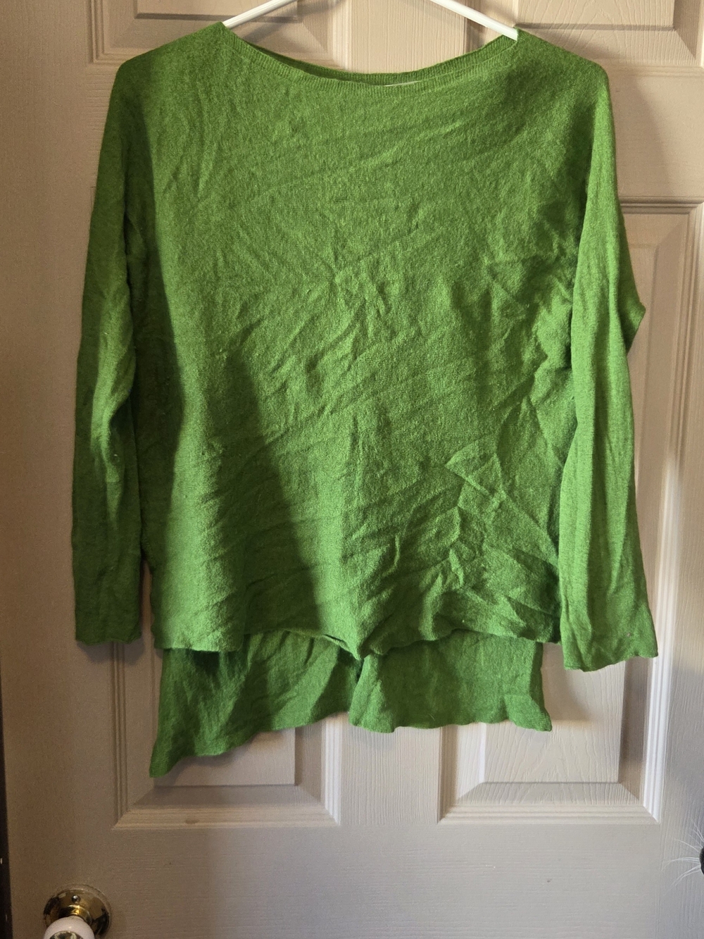 Taberoni Cashmere Green Lightweight Top